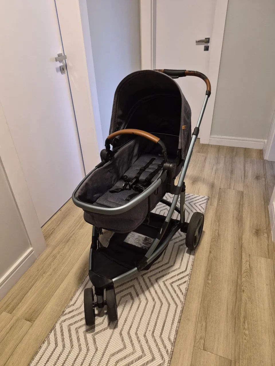 Carrinho de bebê com cadeirinha, moises e isofix  - Foto 3
