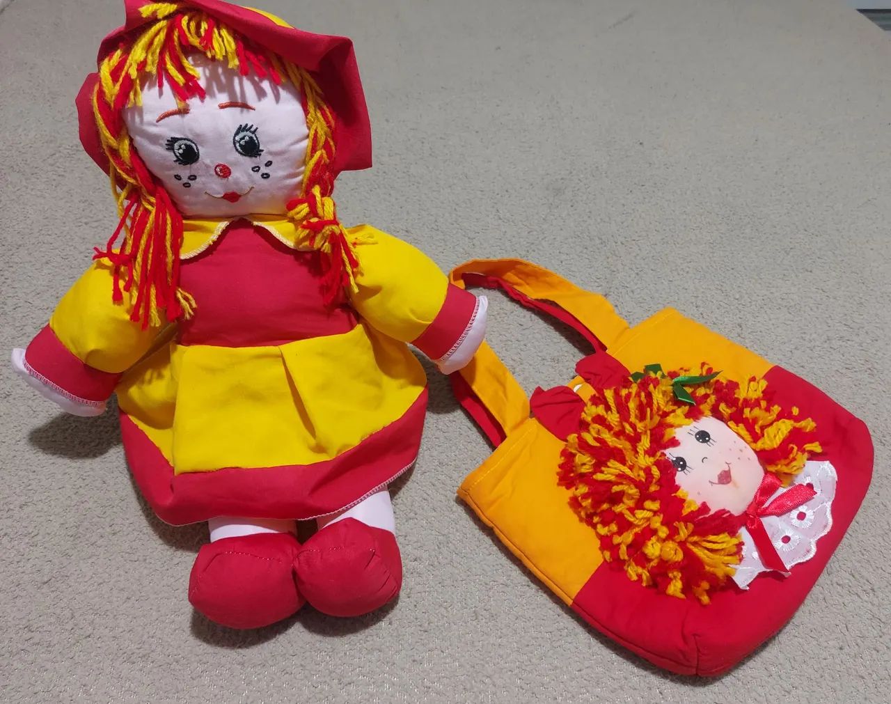 Boneca de Pano 40cm + Bolsa Infantil de Tecido - 24/19 cm - Foto 2