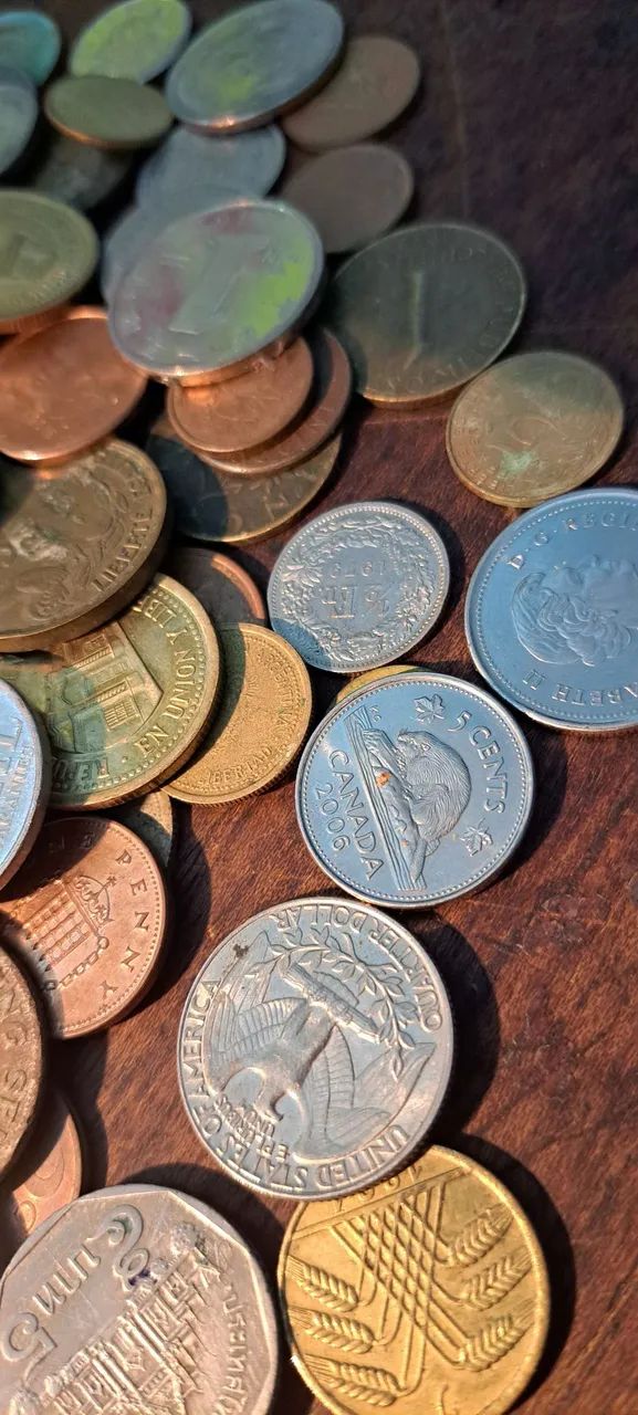 Lote com 150 moedas diversas pouca repetida  - Foto 5