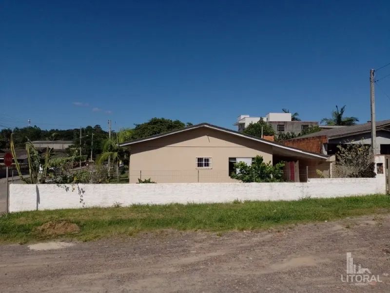 CASA DE ESQUINA 450M² - COM 04 QUARTOS 02 BANHEIROS - Foto 4