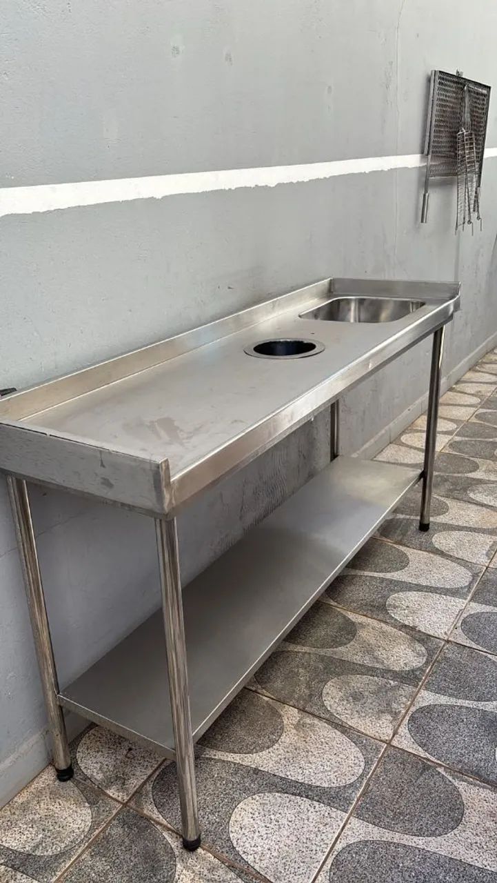 Pia e bancada de inox