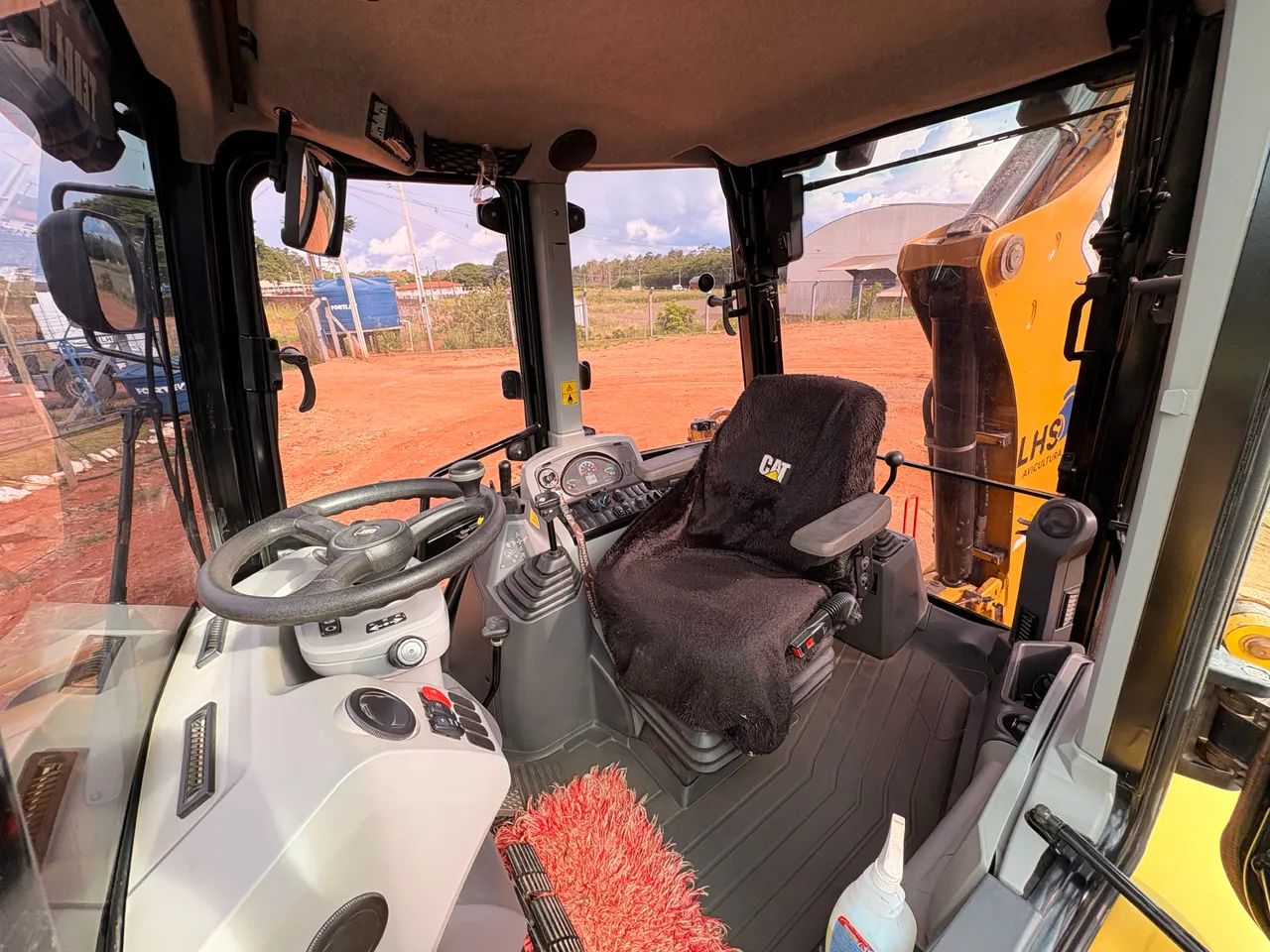 RETROESCAVADEIRA CATERPILAR  - Foto 5