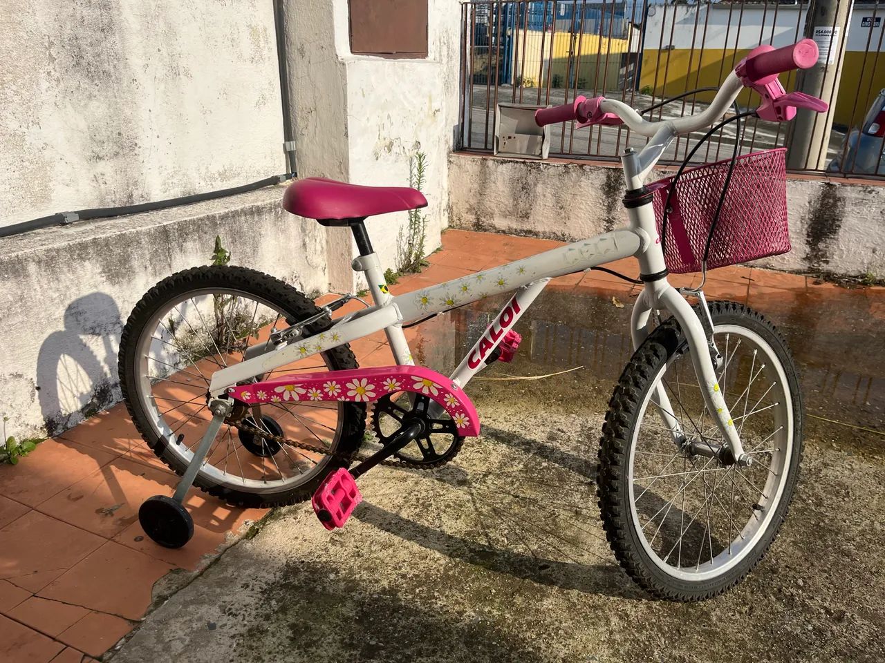 Vendo Bicicleta Caloi Ceci Aro 20 - usada  - Foto 3