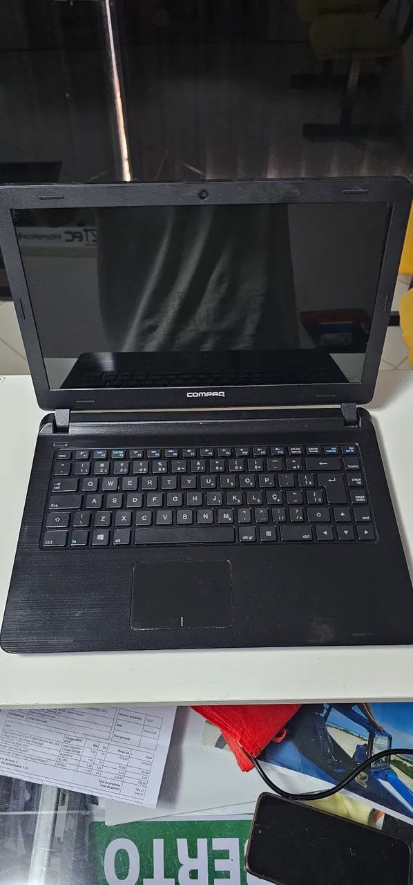 Notebook Compaq i3, 4GB RAM, SSD 120 GB