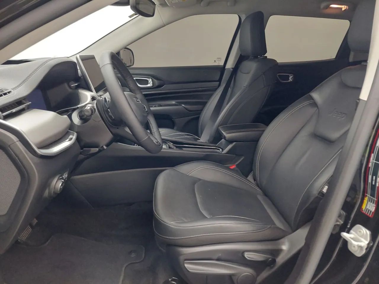 Jeep Compass LONG. T270 1.3 TB 4x2 Flex Aut., foto 17 de 18