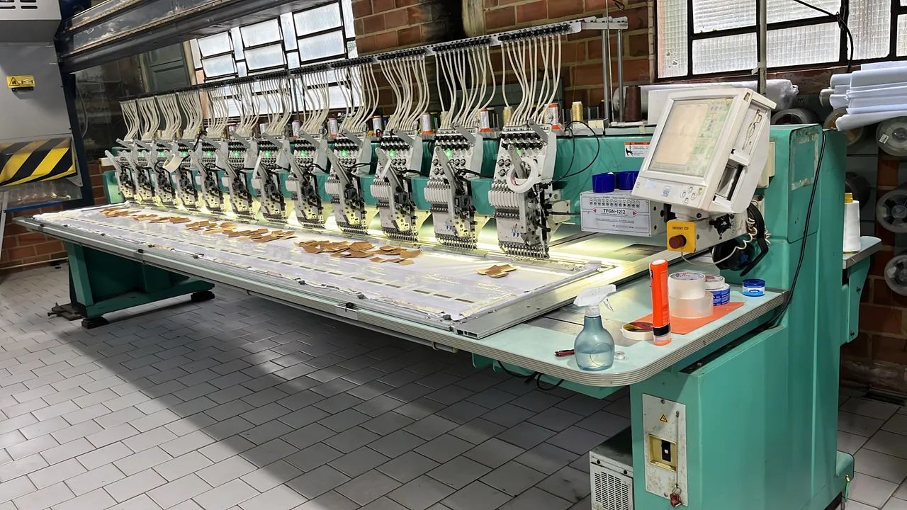 Máquina de bordar 12 cabeças com lantejoula tajima  - Foto 3