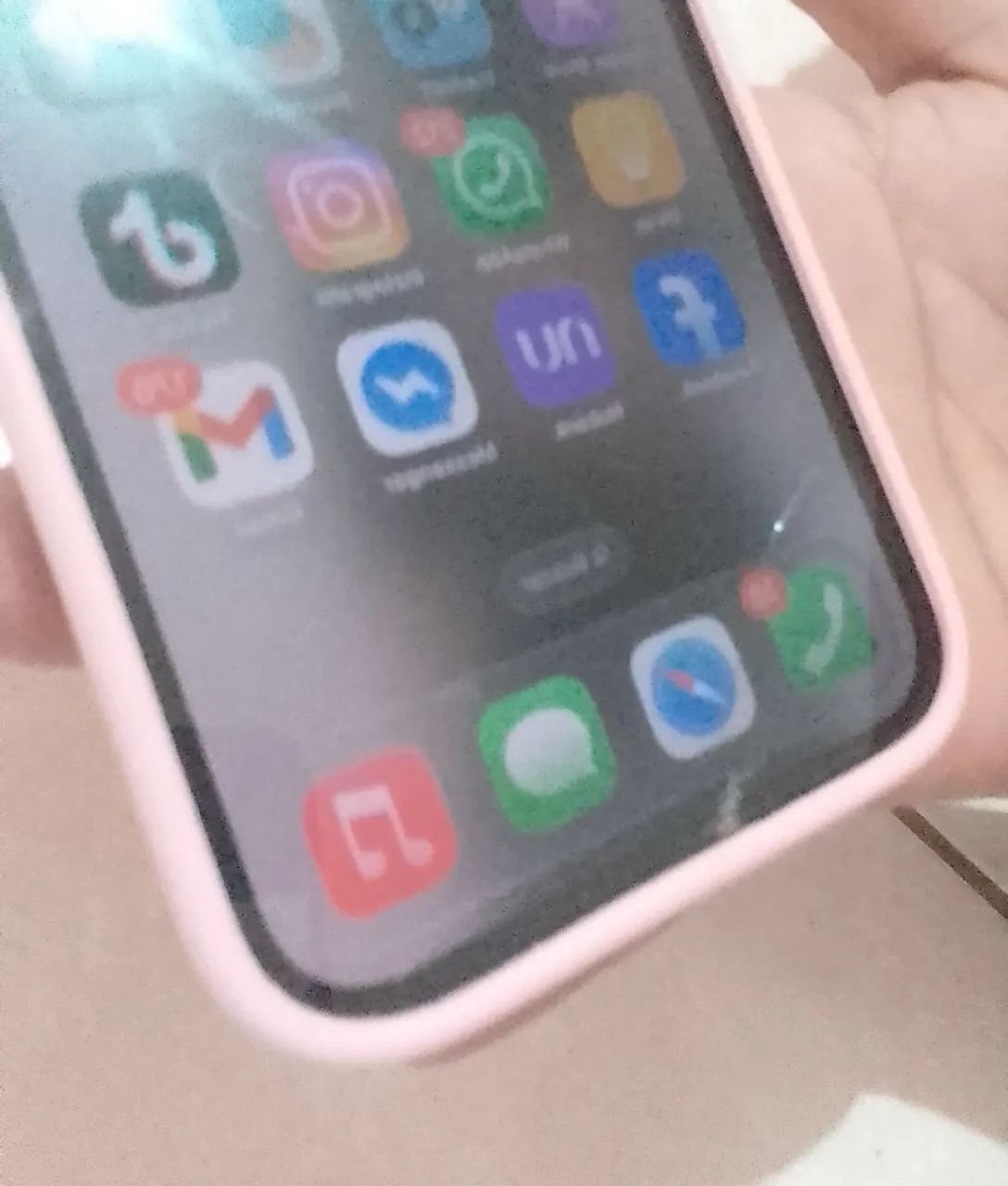 Celular iPhone 13 256GB, valor $1570 - Foto 3