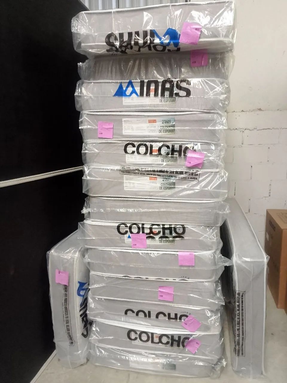 Colchão solteiro 100% de espuma com densidade D33 com 20 cm de altura. - Foto 2