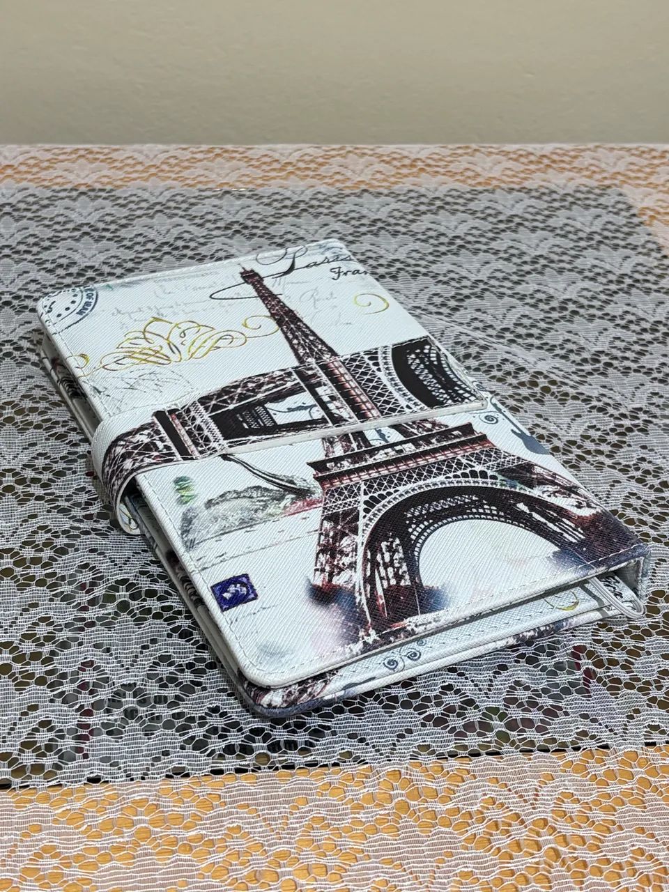 Capa com Teclado para Tablet - Estampa Paris / Torre Eiffel - Foto 3