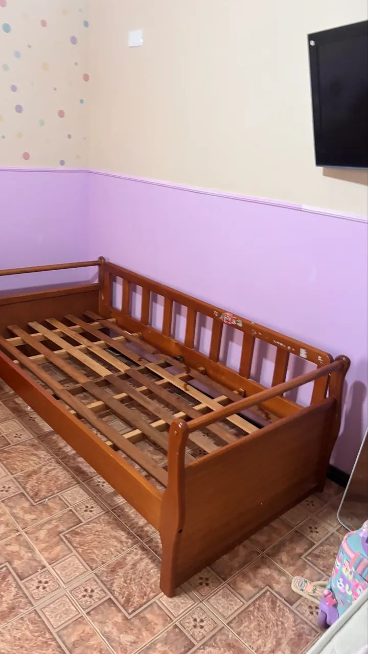 Cama de madeira maciça  - Foto 4