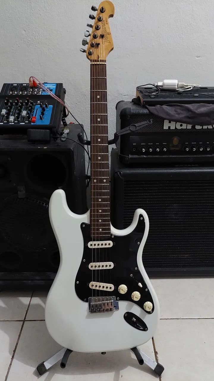 Guitarra Tagima (Strato das Antigas)