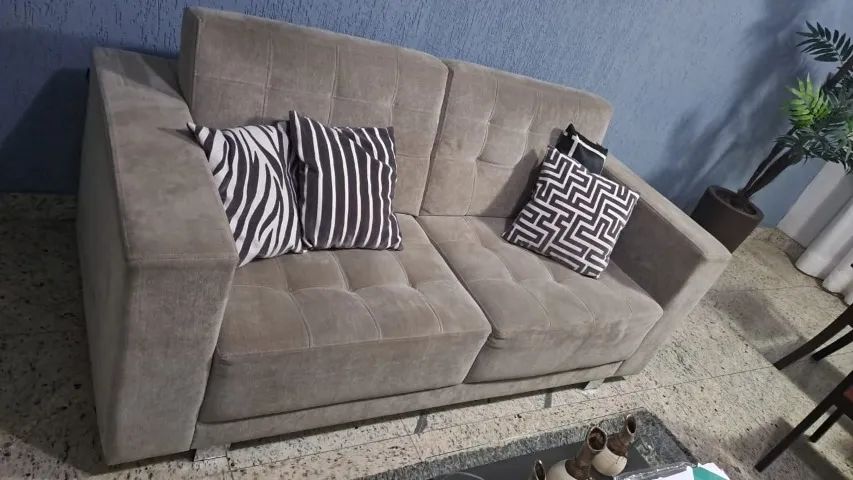 Mesa de jantar e sofa - Foto 2