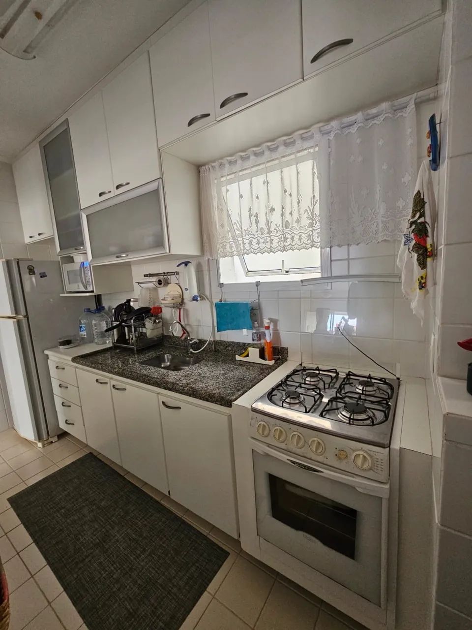 Cozinha Planejada Completa com Tampo