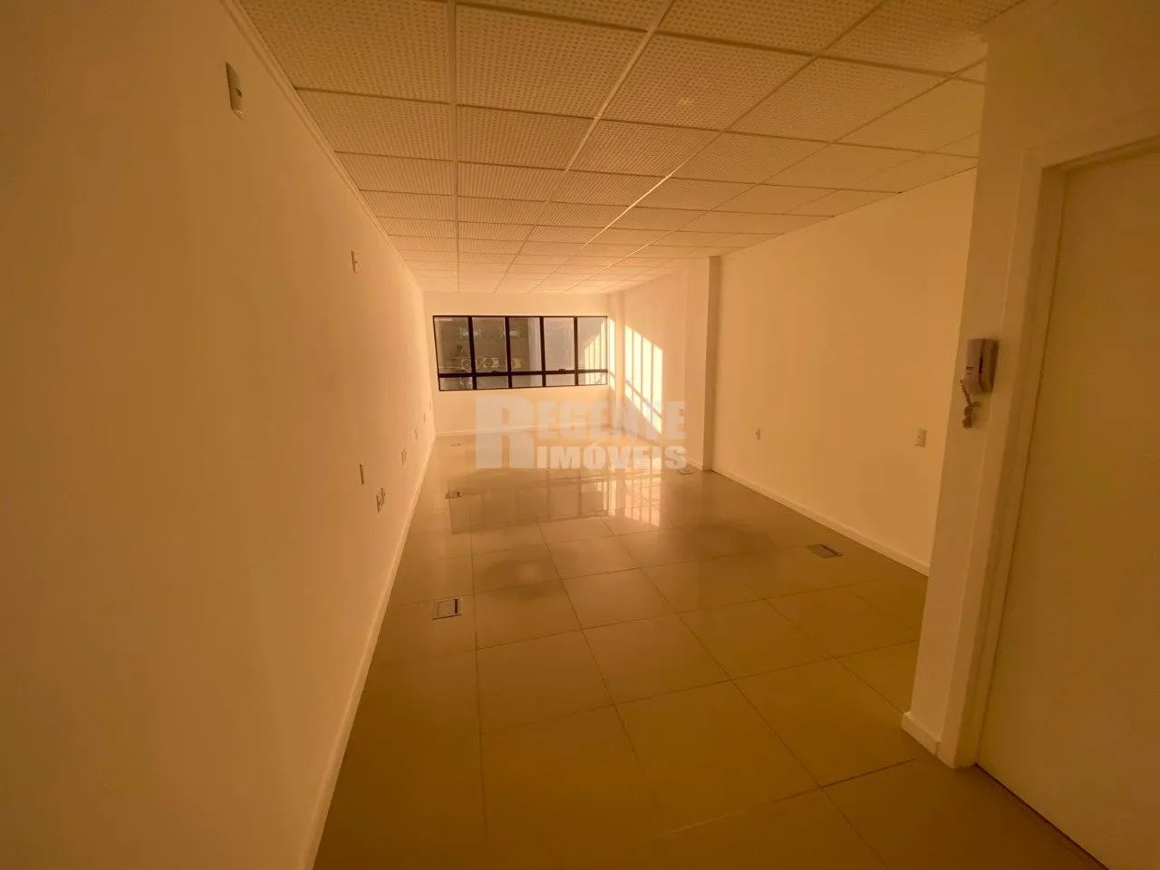 Ótima sala comercial para locação no bairro Itacorubi! - Foto 2