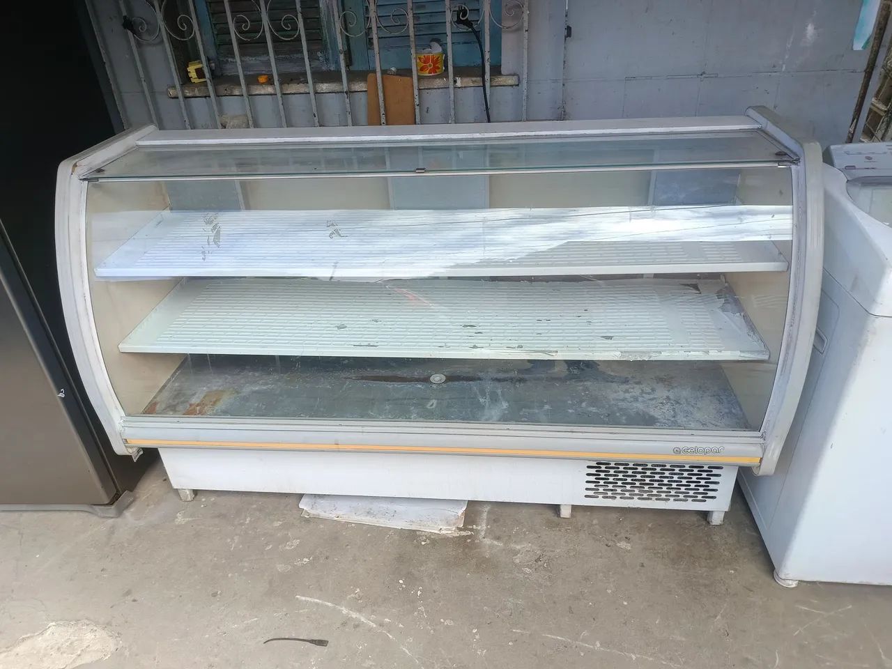 Vendo expositor balcão marca gelopar