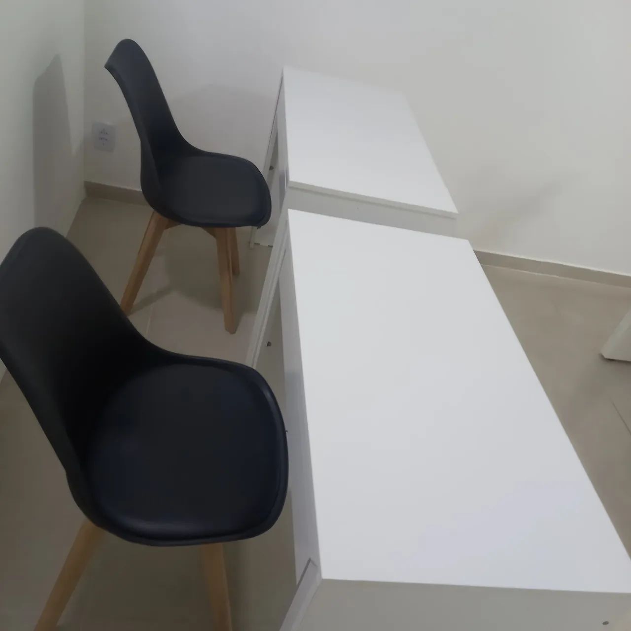 Mesa com gaveta branca - Foto 3