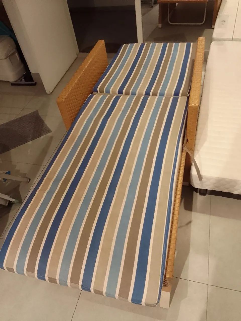 Espreguiçadeira.   - Foto 4
