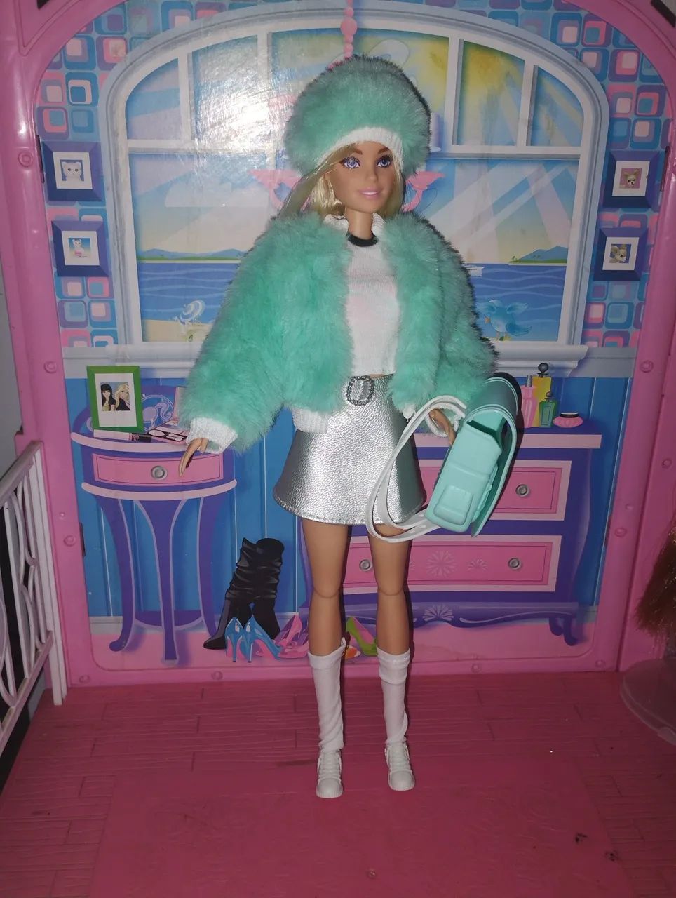 Barbie básica customizada 