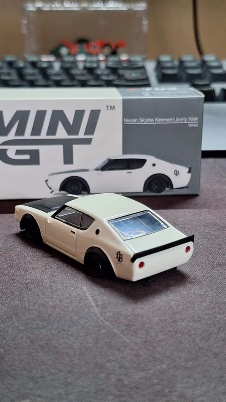 Mini GT Nissan Skyline Liberty Walk - Foto 3