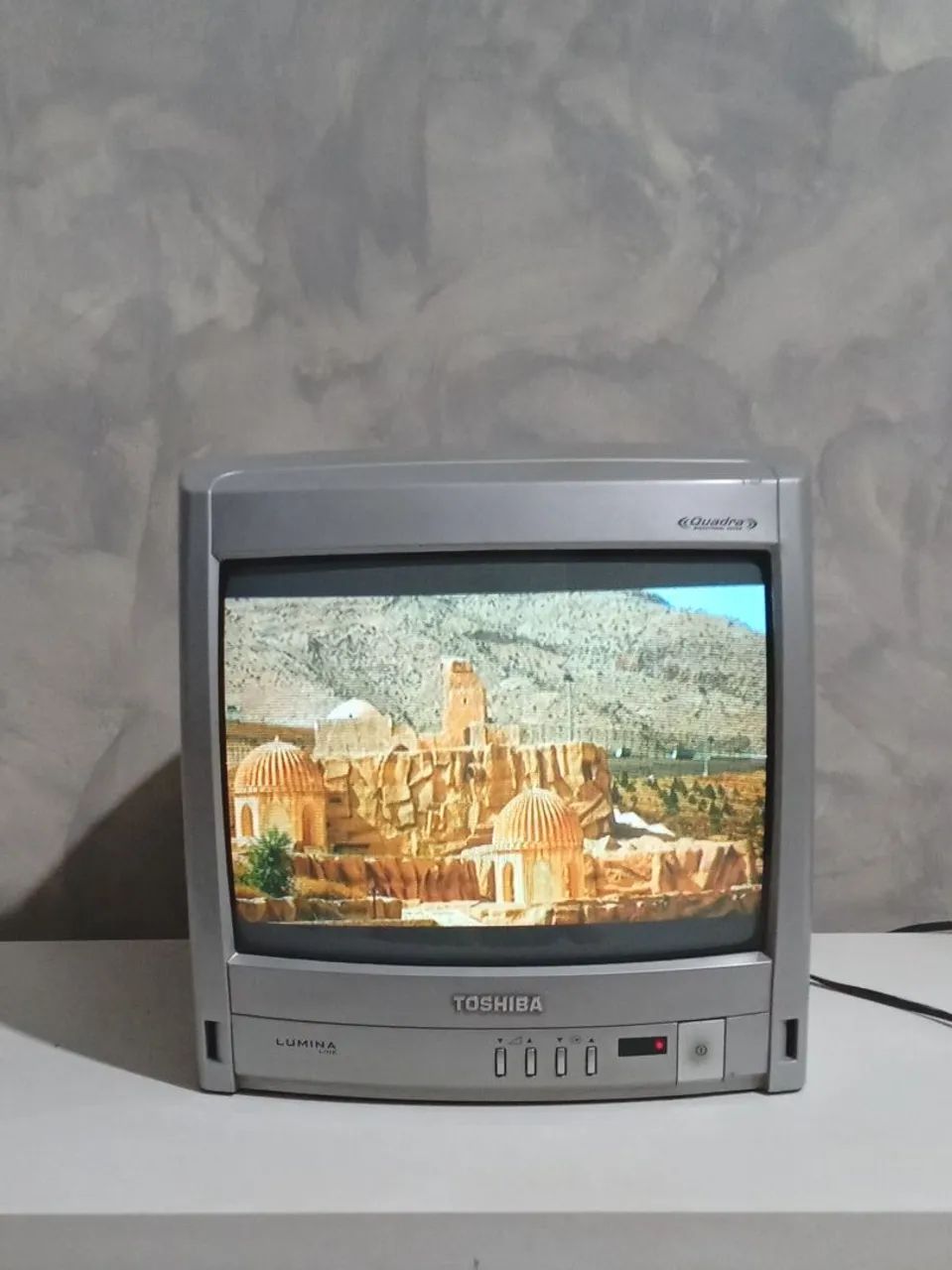 TV de Tubo Toshiba 14 polegadas