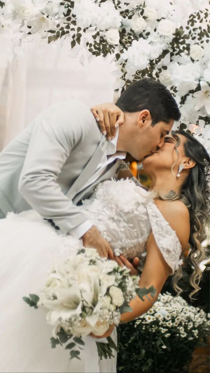 Vestido de noiva lindíssimo e romântico  - Foto 3