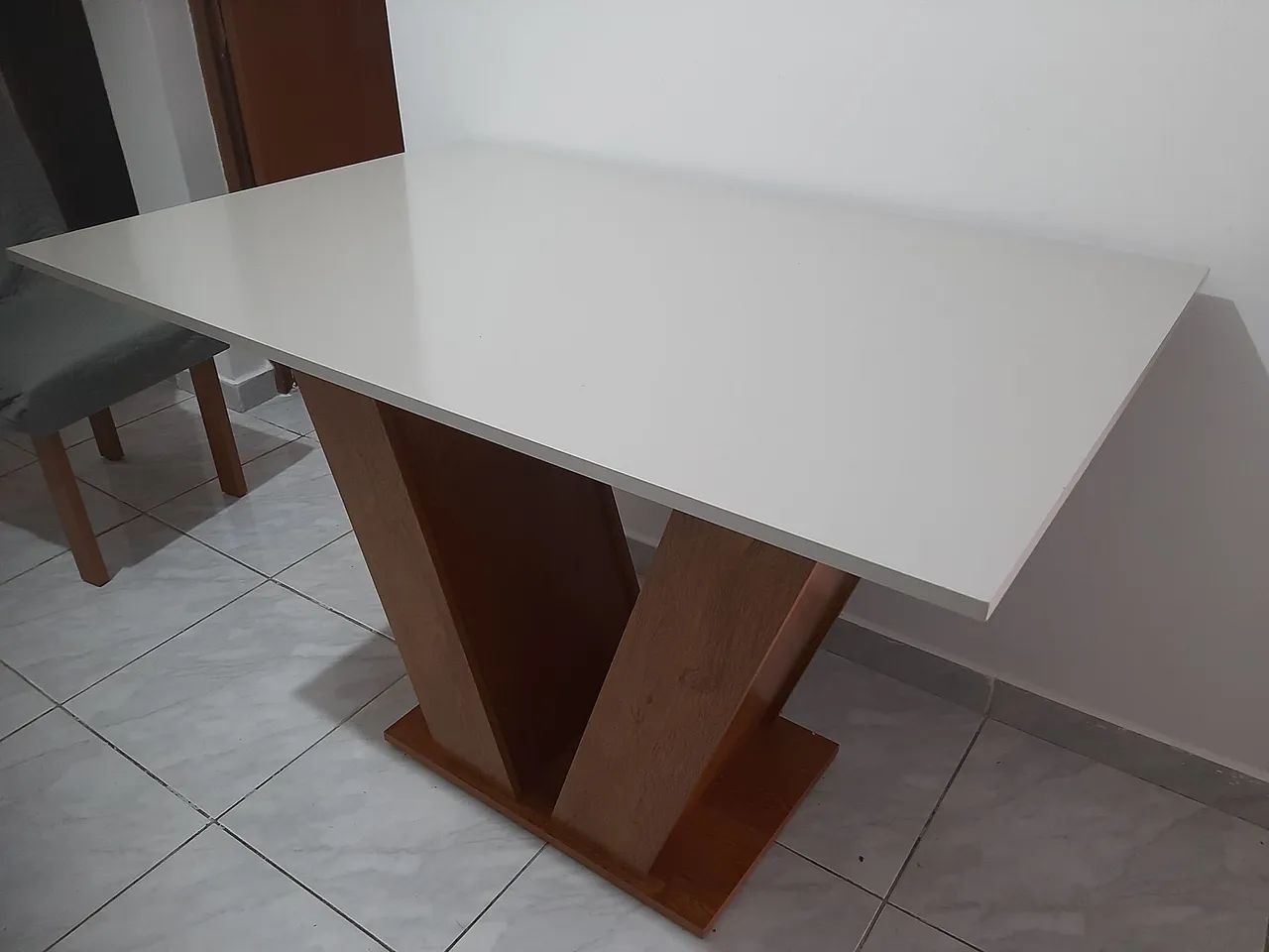 Mesa - (Somente a mesa, sem as cadeiras) - Foto 2