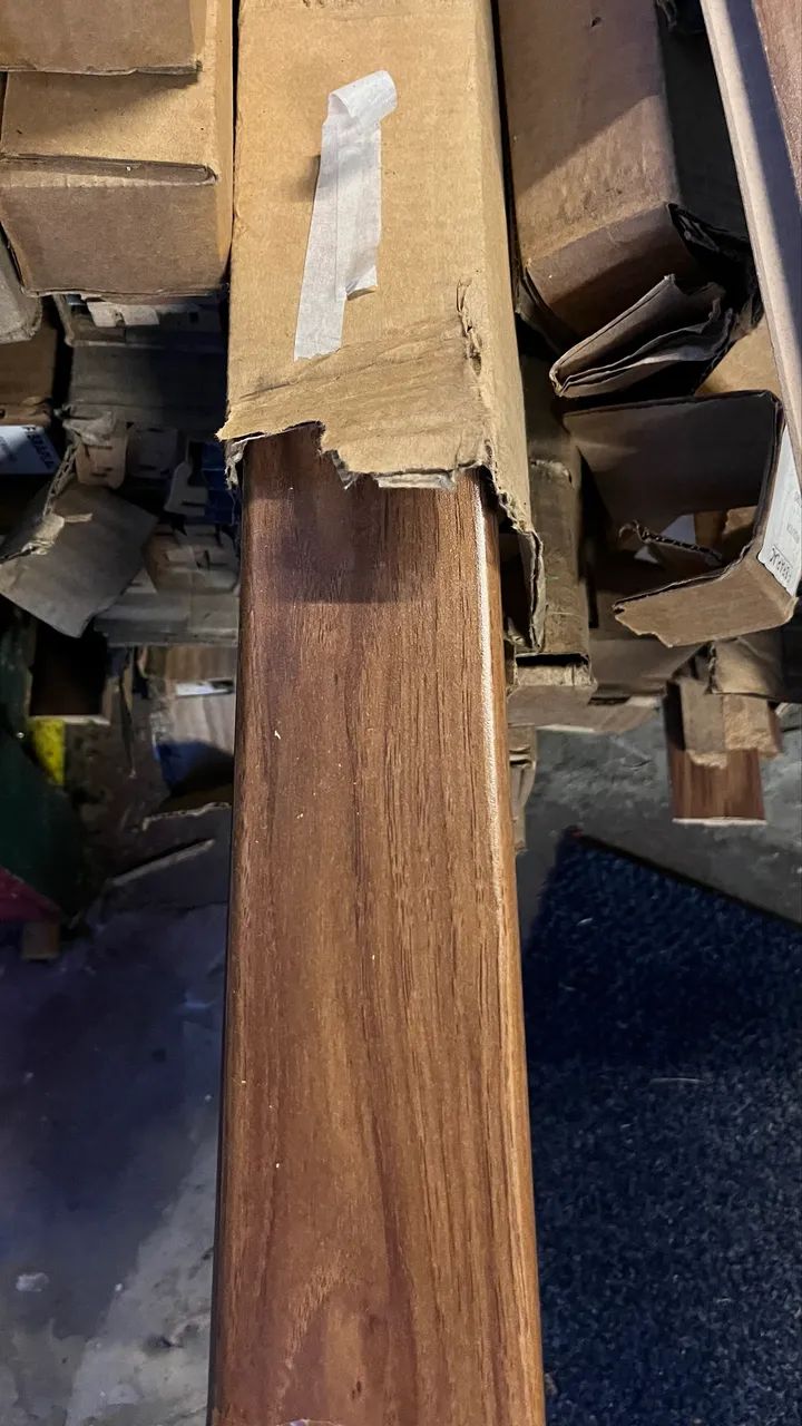 Rodapés novos com pequenas avarias  - Foto 4