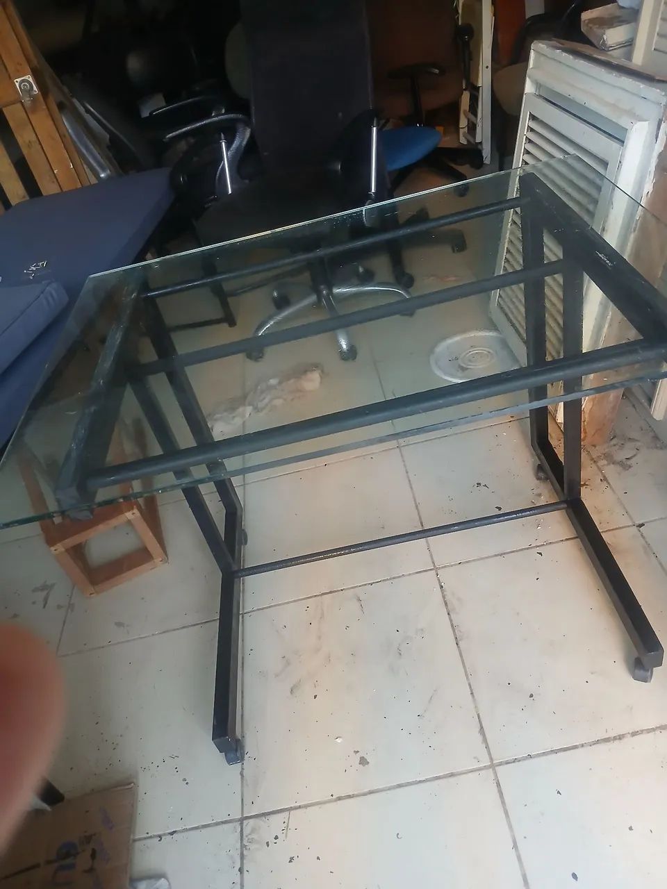 Mesa aço e vidro c/rodinhas - Foto 3