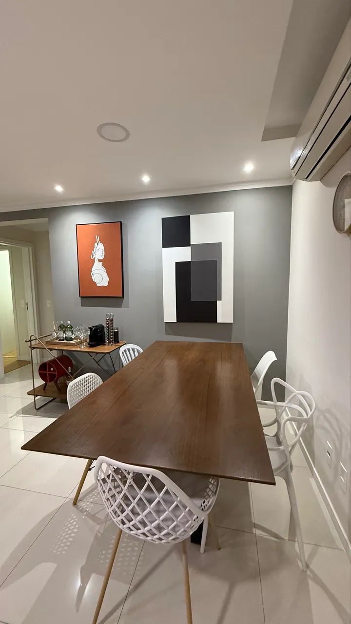 MESA COM 5 CADEIRAS 