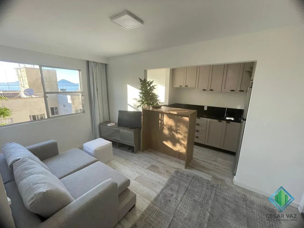 Ótimo apartamento de 2 dormitórios em Coqueiros - Florianópolis - SC