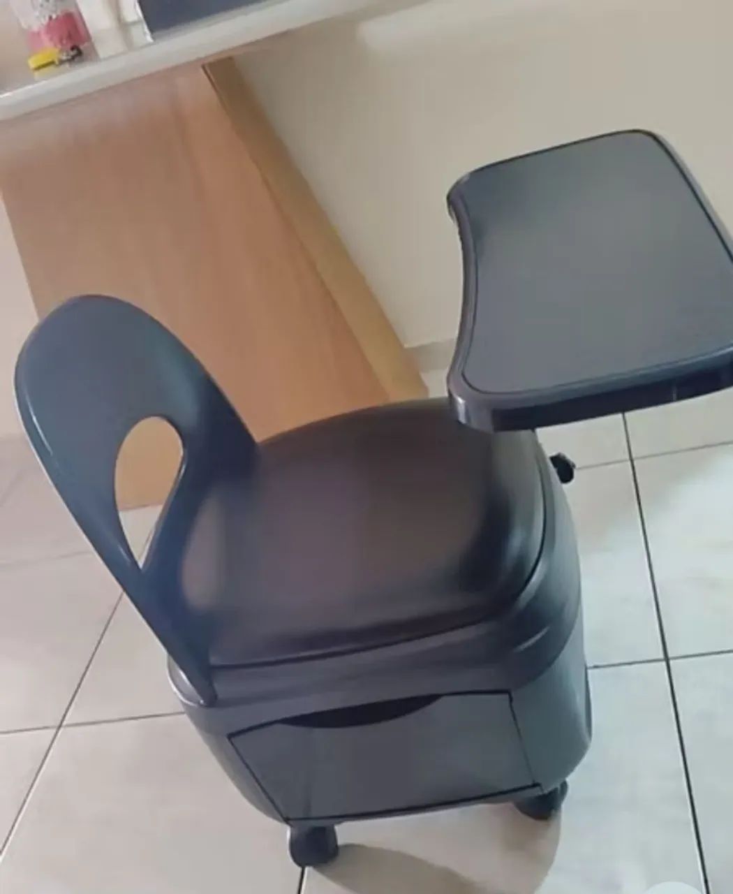 Carinho de manicure na caixa novo - Foto 2