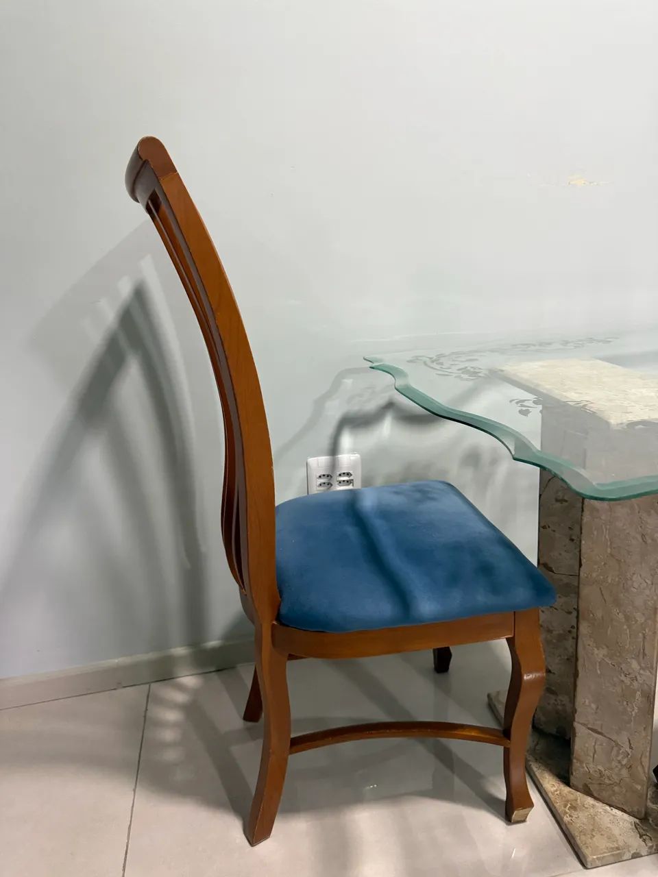 Mesa de Madeira Vintage Clássica - Peça de Antiquário - Foto 2