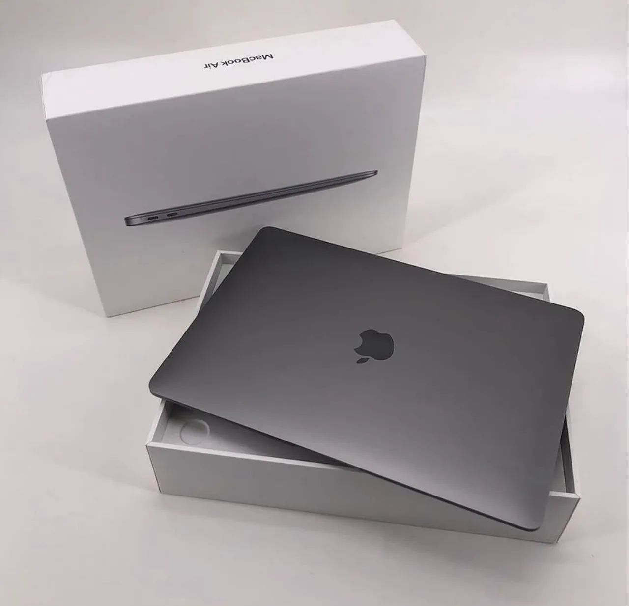 MacBook Air M1 (256/8) 