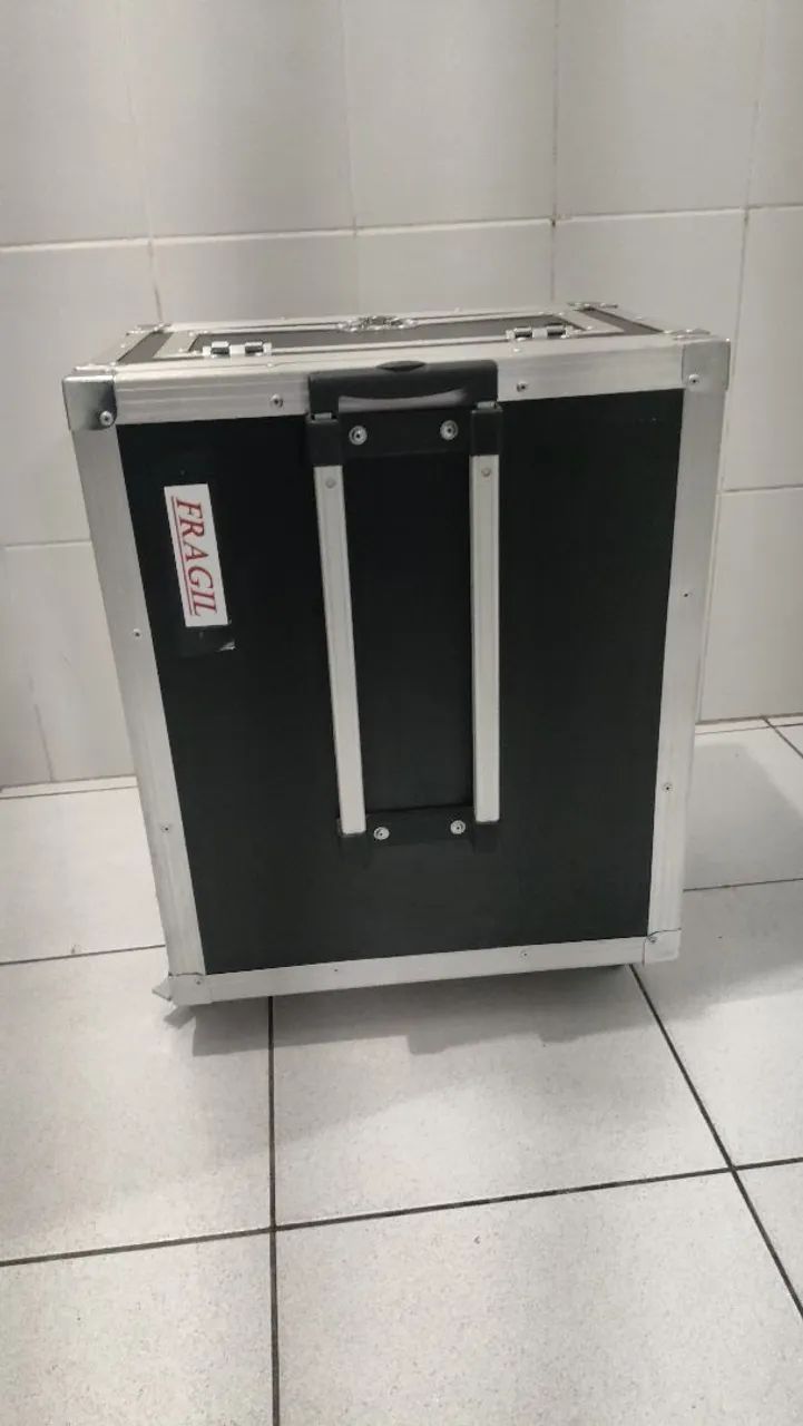 Rack de periféricos com aparelhos  - Foto 3