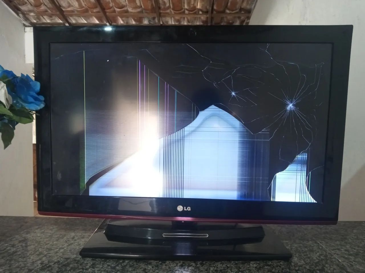 Tv LG 32 polegadas pra quem queira ajeita  - Foto 2