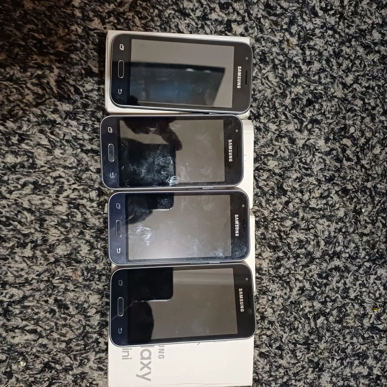 Lote 4  samsung J1  - Foto 3
