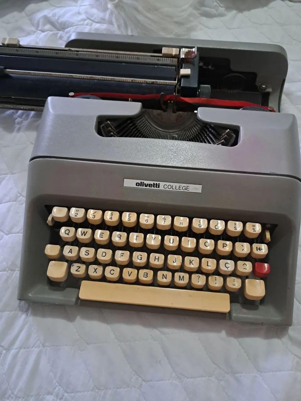 Maquina de Datilografia Olivetti College