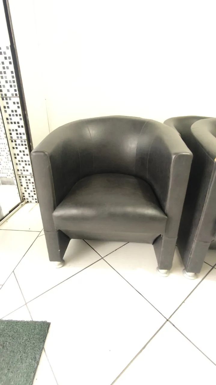 Poltronas pretas