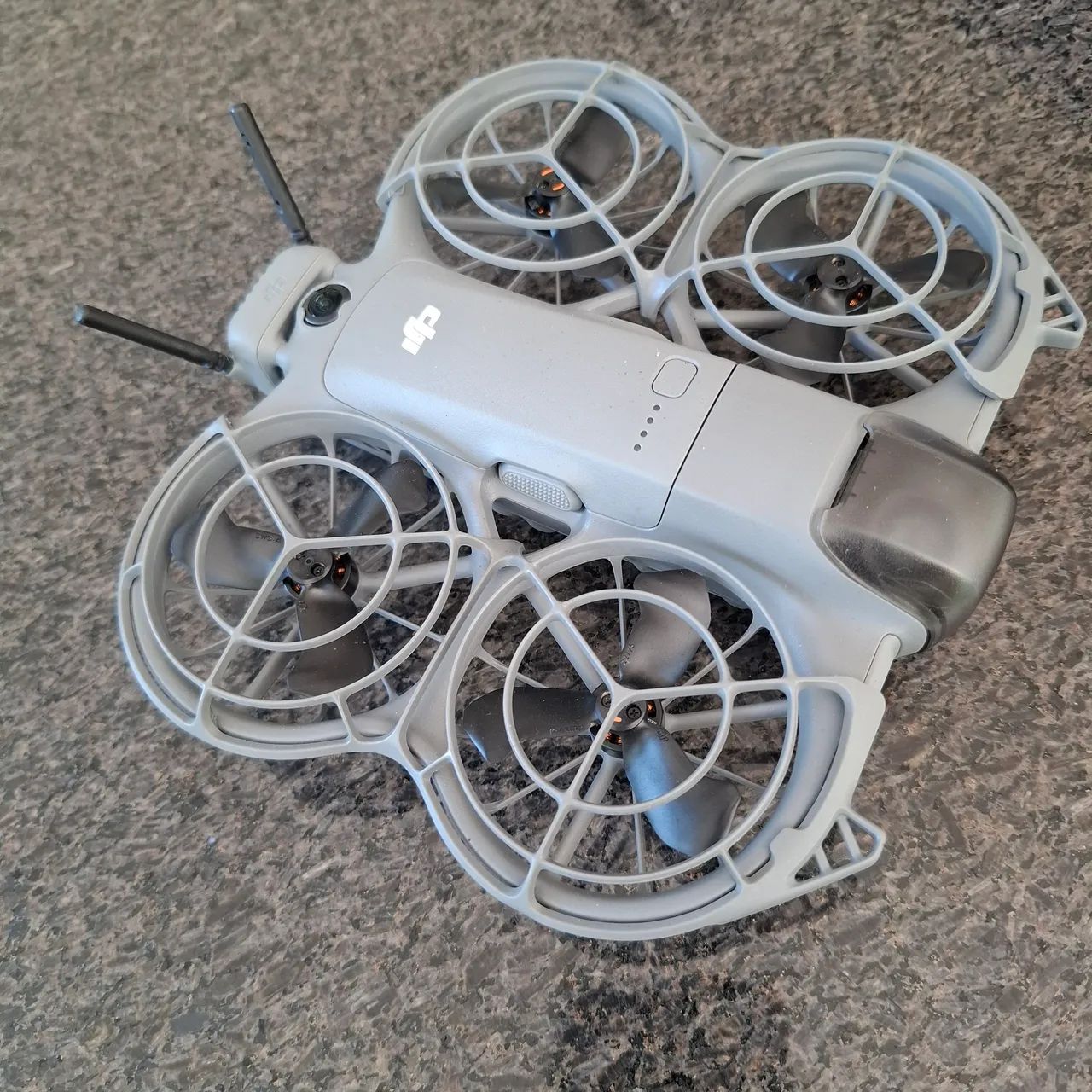 Drone DJI NEO 2 com controle NC3 - Foto 2
