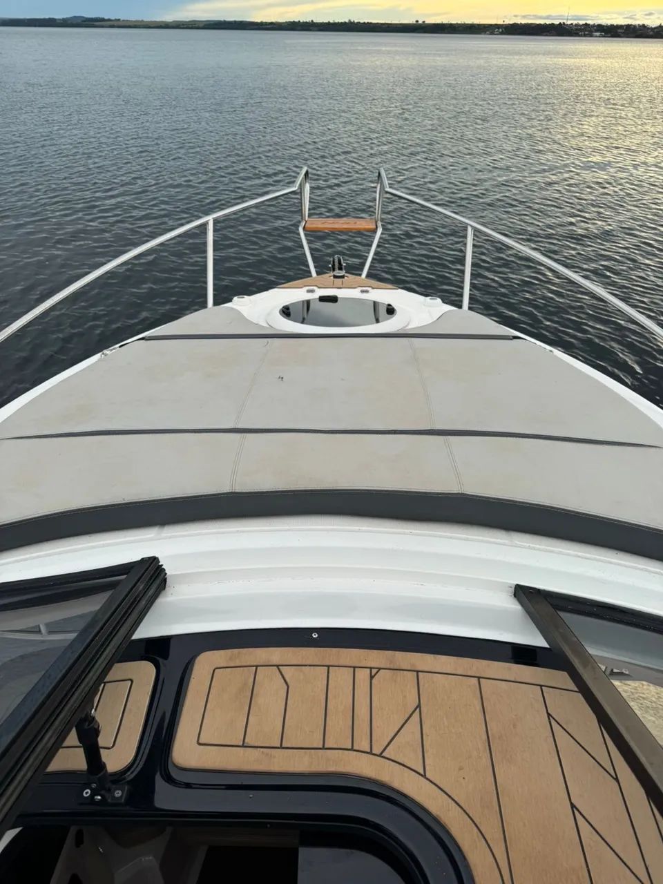 Lancha NHD 28 com Mercruiser DTS - Foto 2