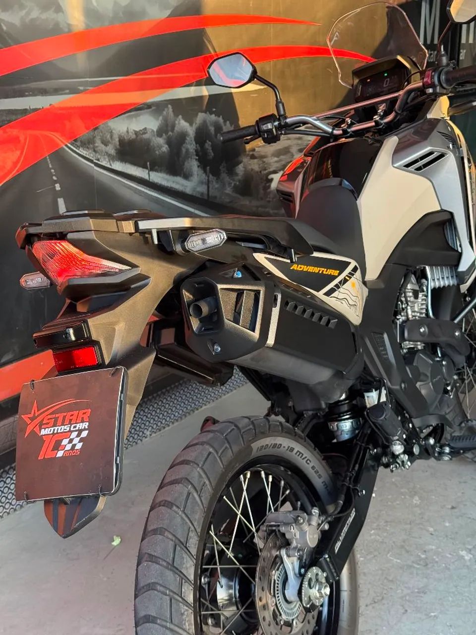 Sahara 300 ADV 2025 - Foto 3