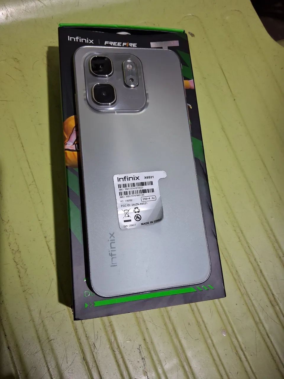 Vende-se um celular 