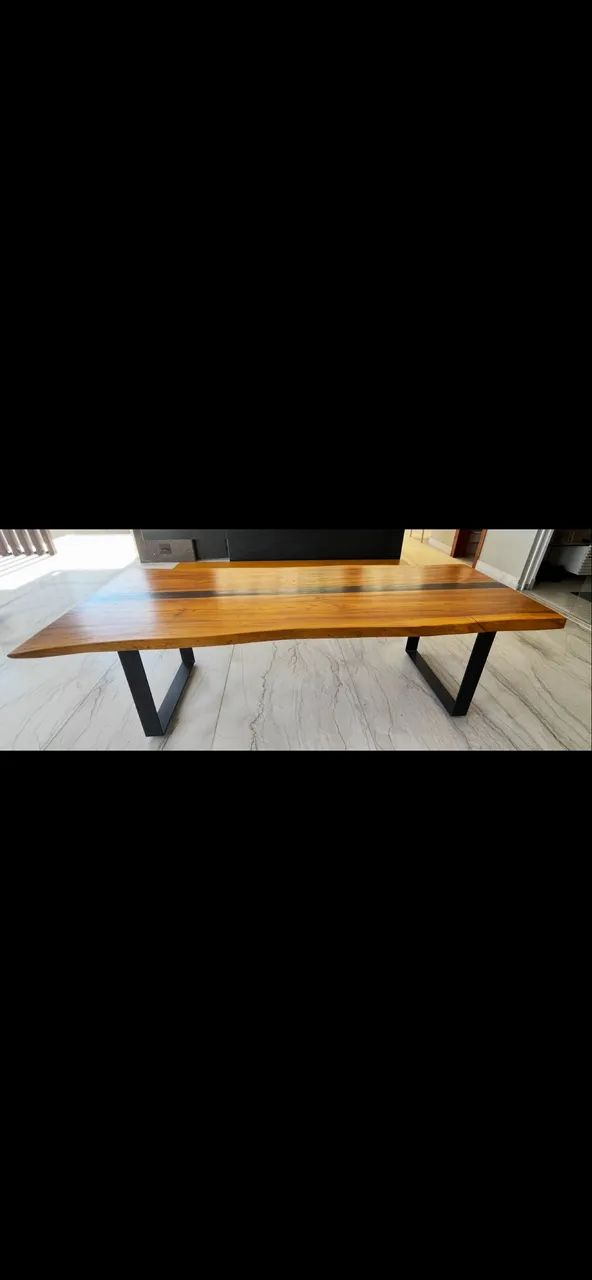 Belíssima mesa em madeira maciça - Foto 2