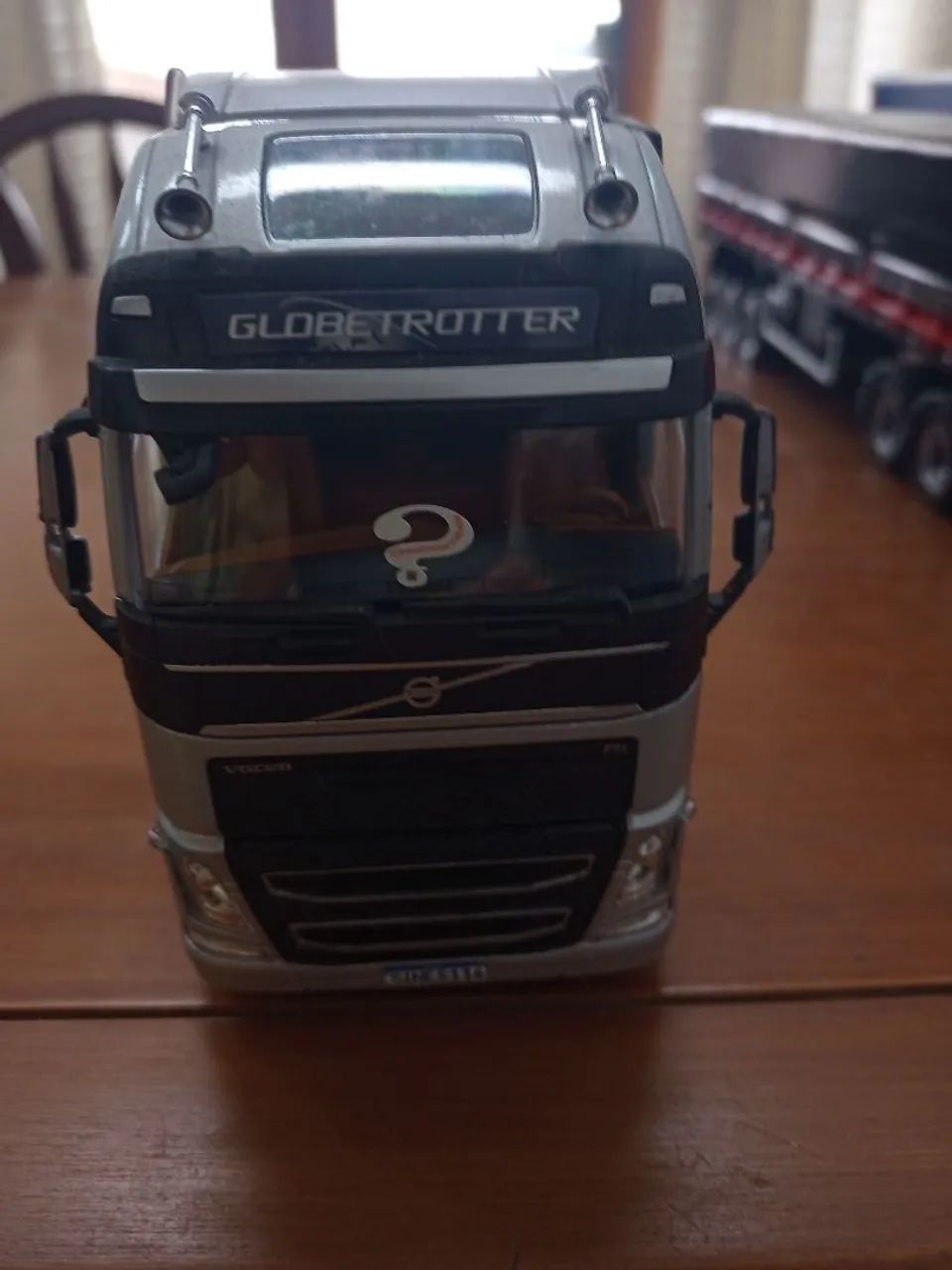 Miniatura caminhão Volvo Rodo Caçamba 1/32