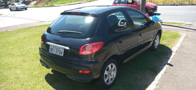 Peugeot 207 1.4 ano 2011 completo - Foto 13