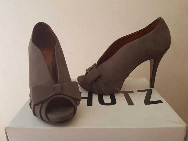sapato peep toe schutz