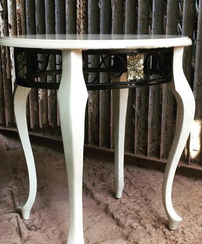 Conjunto de Mesas antigas Chipandelle64295456305537123