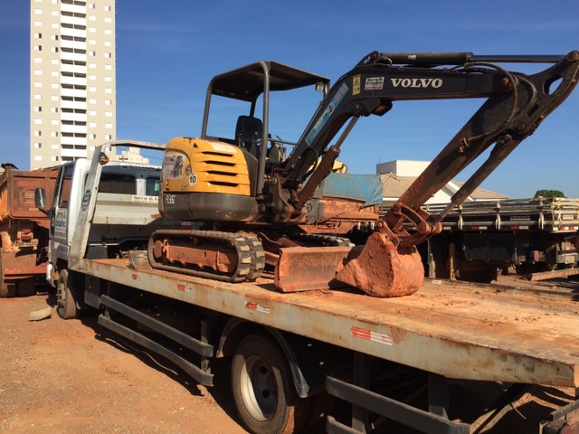 Bobcat para limpeza de lotes  - Foto 3