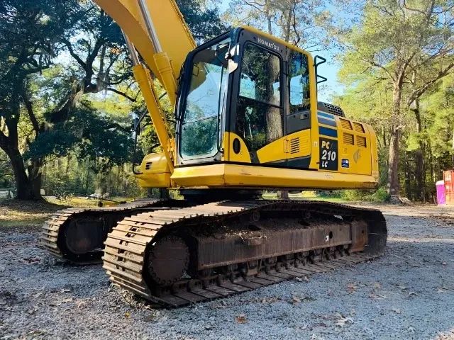 Escavadeira Komatsu PC 210 ano 2015 - Foto 2