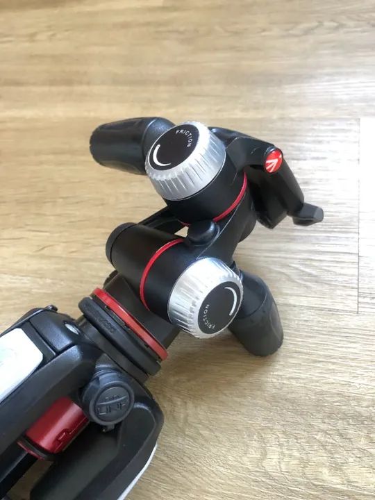 Conjunto Manfrotto Tripé Mt05555xpro3 + Cabeça Mhxpro-3w - Foto 4